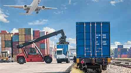 10 Reasons pallet trucks are essential for freight companies