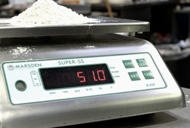 3 Reasons the B-100 Bench Scale is Perfect for Bakeries